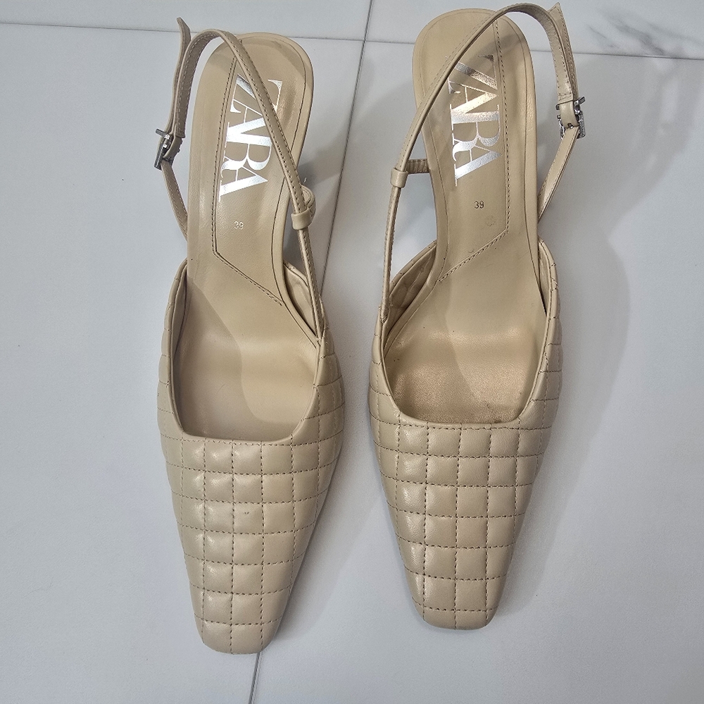 ZARA Pre-owned Leather Sandals(Beige, US  8/EUR 39)